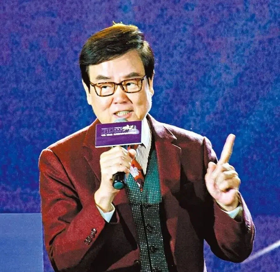 “砖头信徒”黄百鸣 配图2